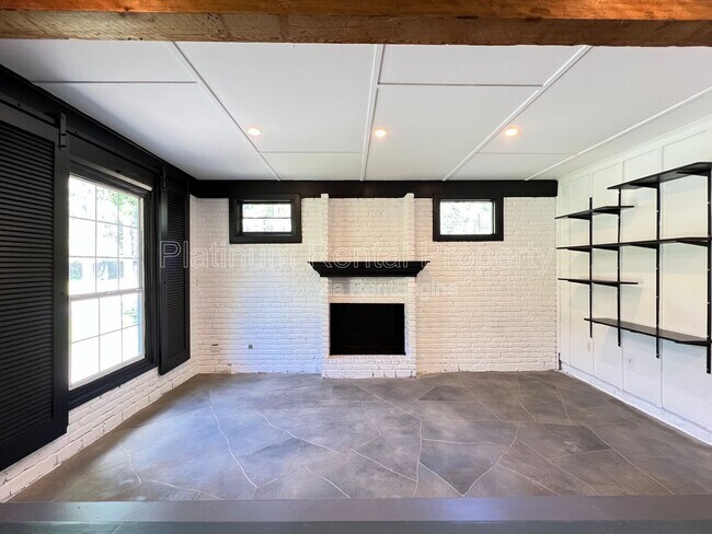 Building Photo - 2170 Beech Valley Dr