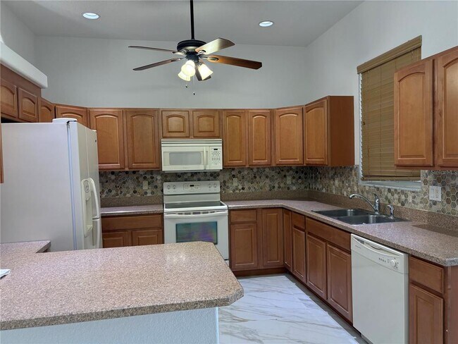Building Photo - 1150 Creekview Ct