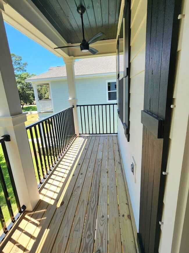 Building Photo - Stunning new executive home in Gulf Shores!