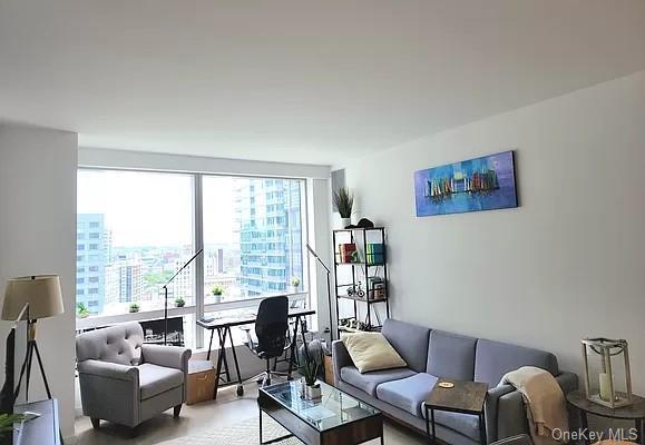 Building Photo - 445 Albee Square W