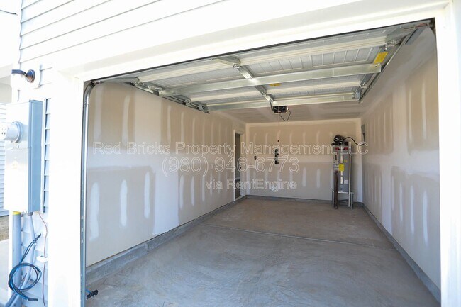 Building Photo - 230 Winston Ln