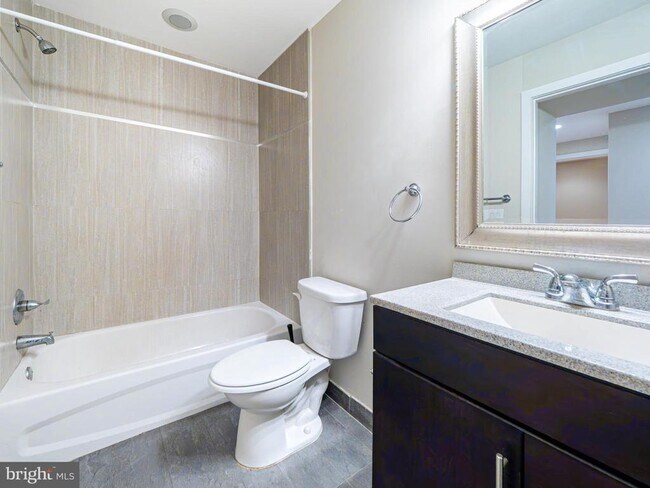 Building Photo - 113 Gay St