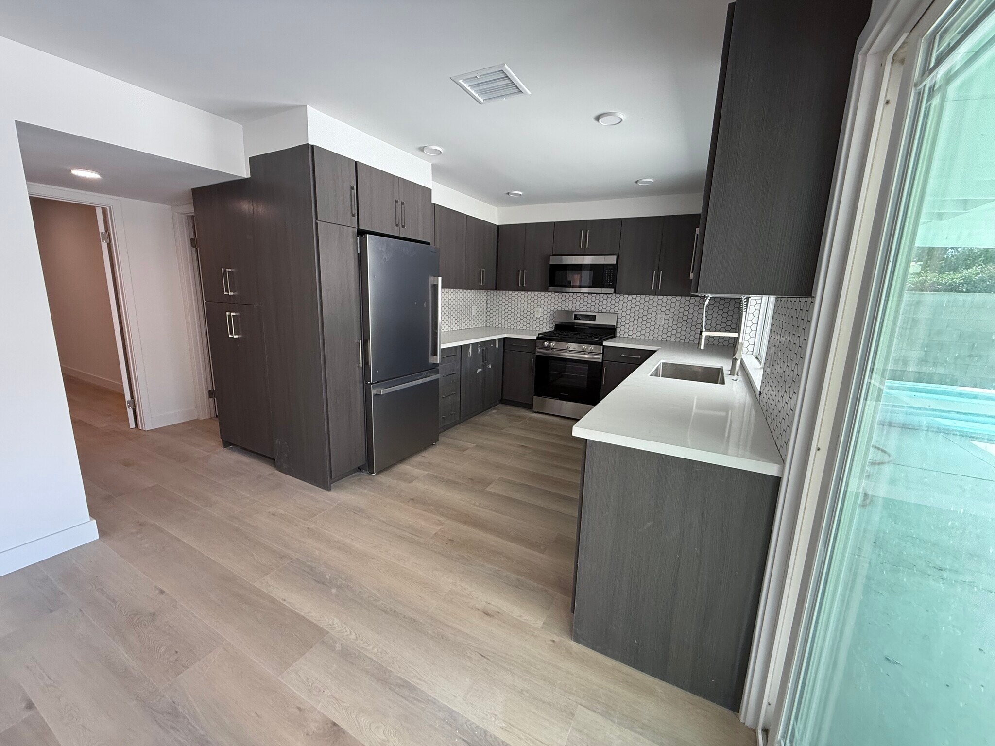 Kitchen - 45233 Mays Ct