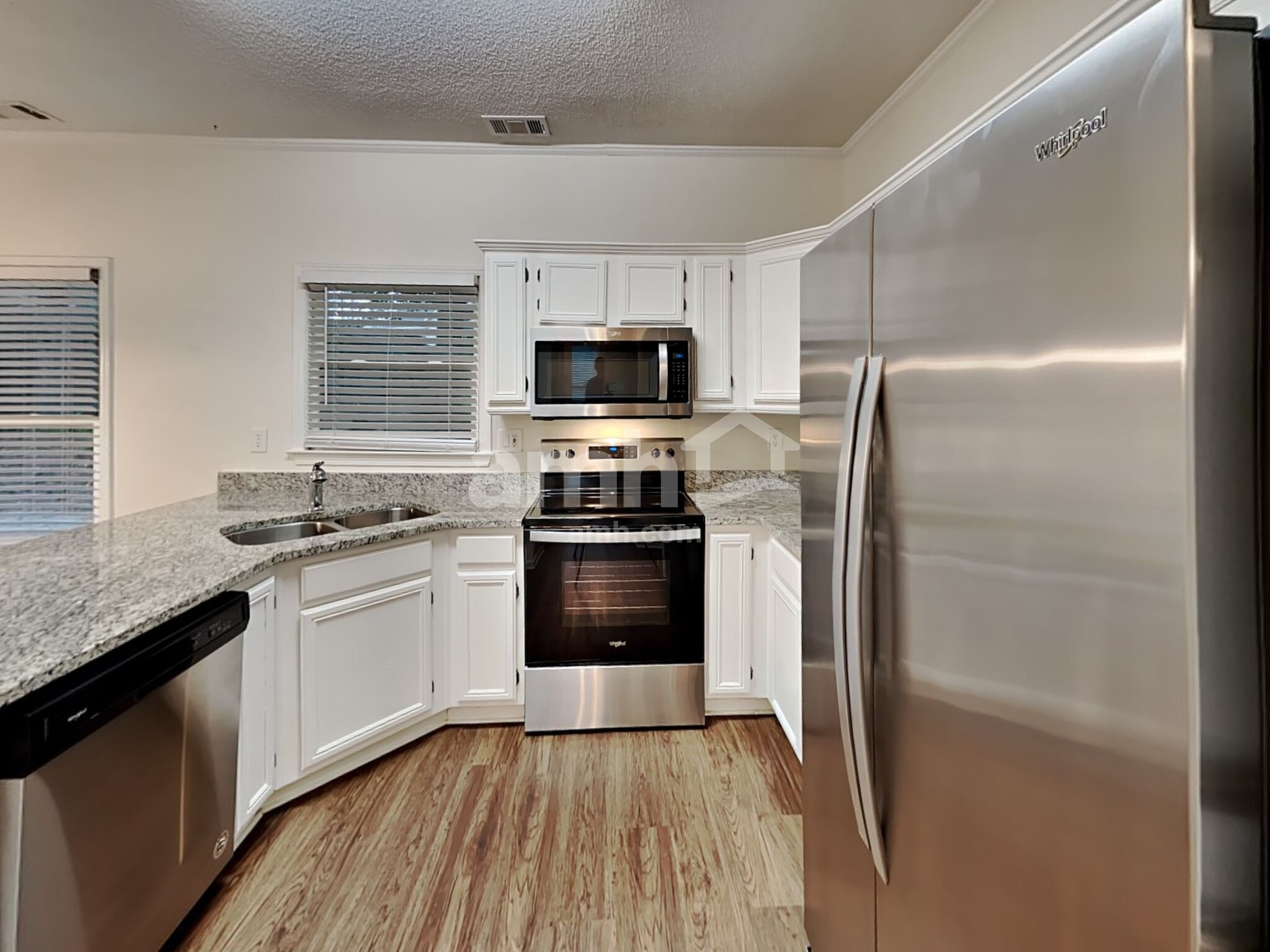 Building Photo - 403 Pine Grove Way