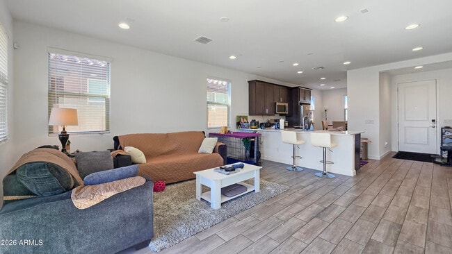 Building Photo - 16839 W Evergreen Rd