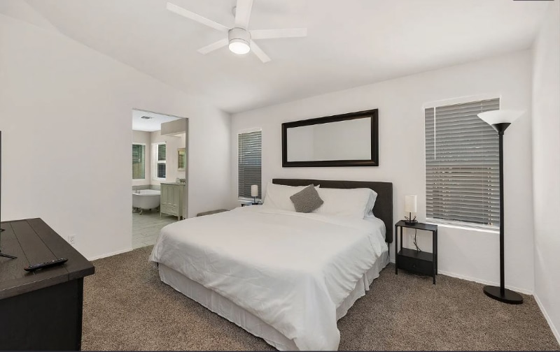 Building Photo - 4285 W Plantation St