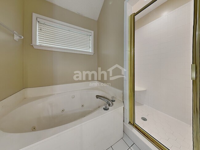 Building Photo - 4946 Rivercrest Ln