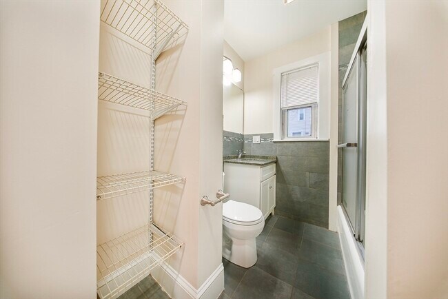 Building Photo - 39 McDonald St