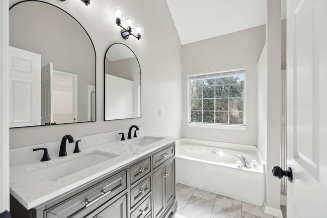 Building Photo - 184 Crestfield Pl