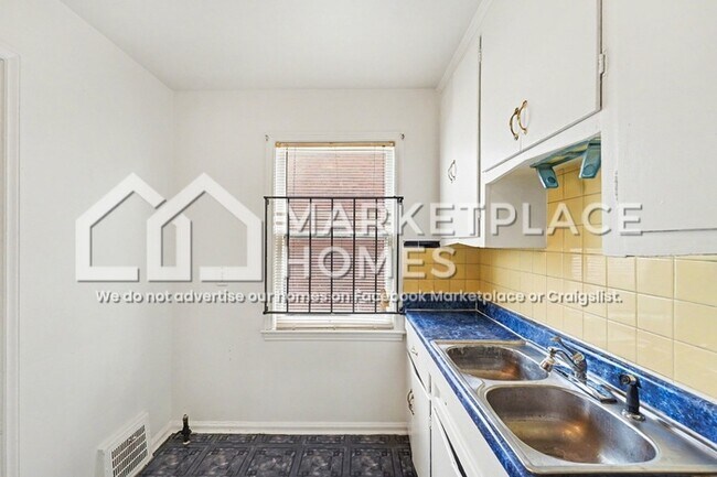 Building Photo - 9917 Sussex St