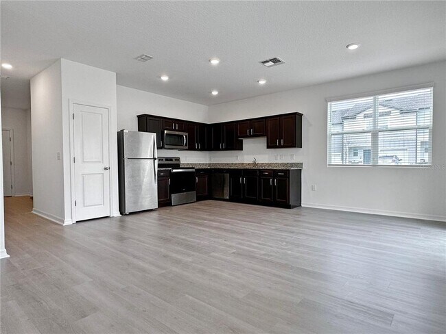 Building Photo - 959 Grandin St