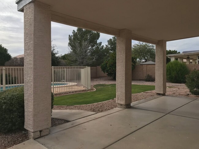 Building Photo - Gilbert 5 Bed, 3 Bath Home with Pool - LAN...