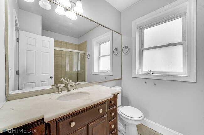 Building Photo - 6144 N Washtenaw Ave