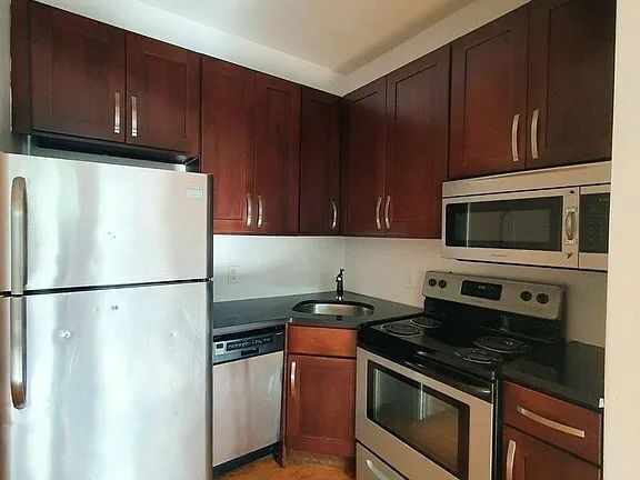 Building Photo - 529 Nostrand Ave