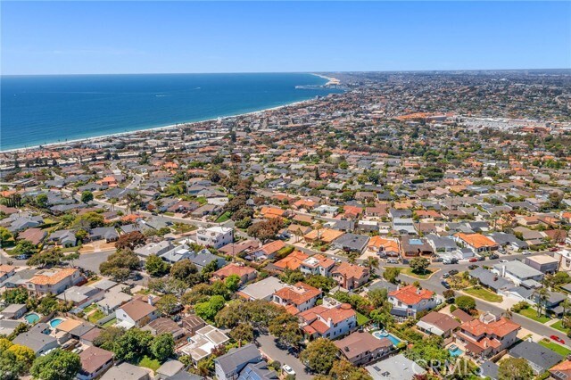 Building Photo - 221 Vía Alameda