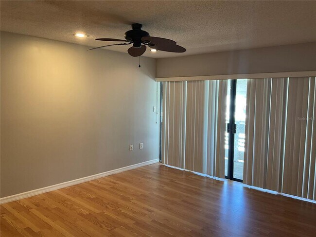 Building Photo - 555 Majestic Way