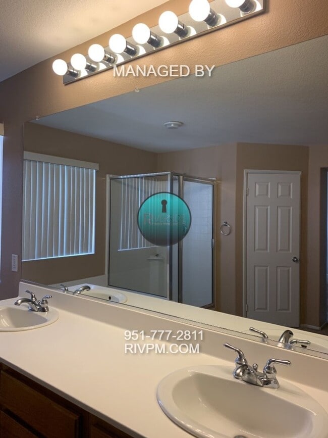 Building Photo - Highly Desirable Orangecrest Location!!!