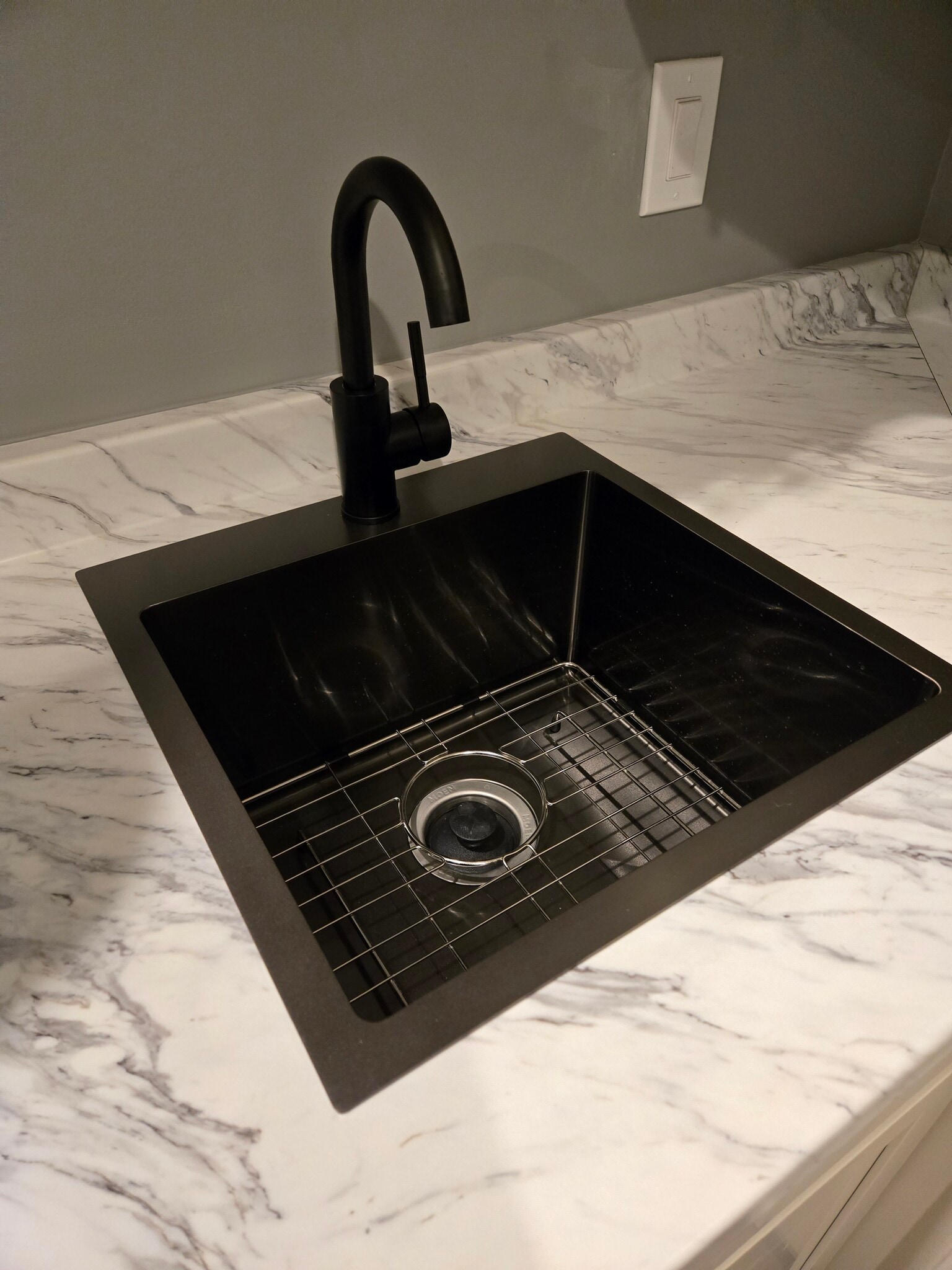 Deep Bar-style sink - 4936 Nannie Helen Burroughs Ave NE
