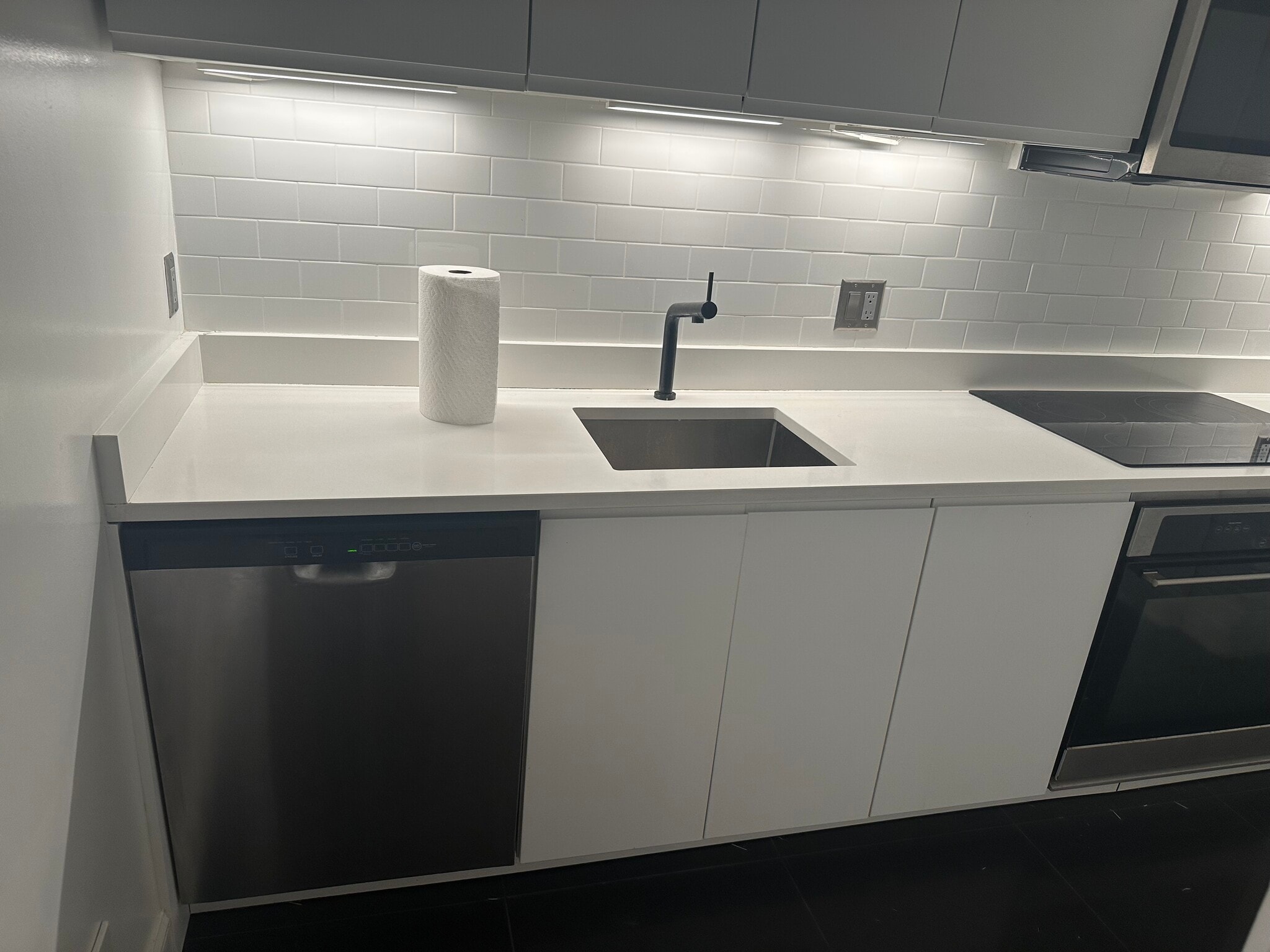 Building Photo - 1721 Riggs Pl NW