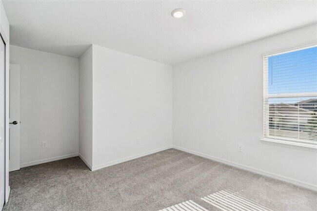 Building Photo - 1712 Tropical Oasis Ave