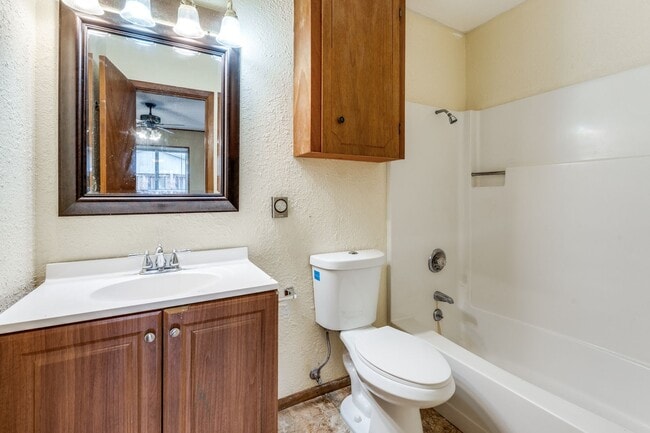 Building Photo - BEAUTIFUL 3-BEDROOM HOME IN LAKEWOOD SHADOW, NEW BRAUNFELS