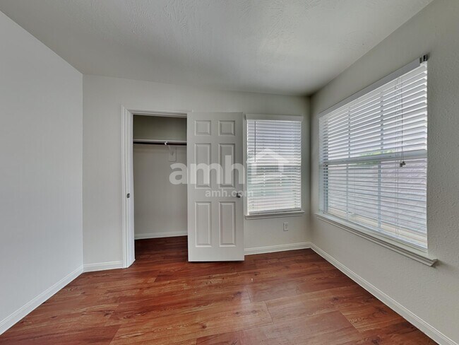 Building Photo - 15450 Bammel Oaks Ct