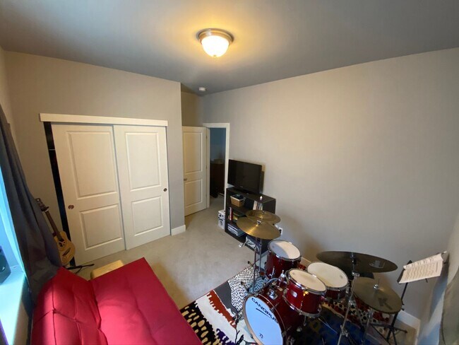 Building Photo - Gorgeous 4B/3.5B North Boulder - Available...