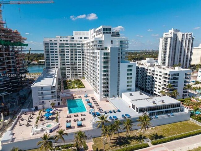 Building Photo - 5401 Collins Ave