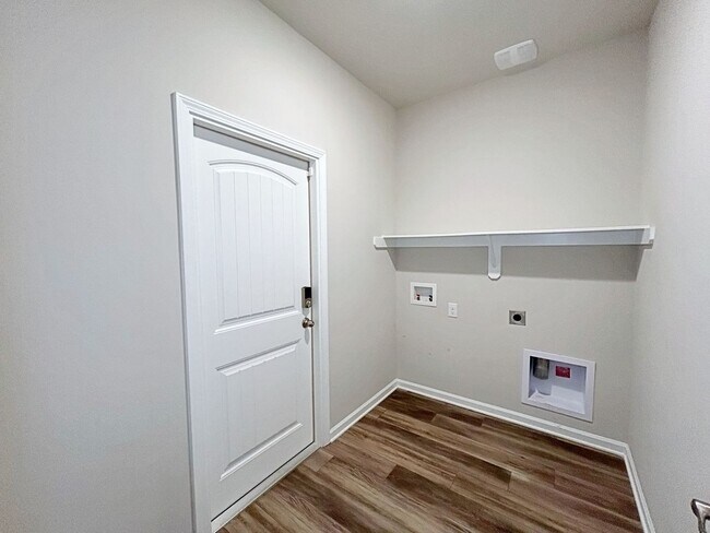 Building Photo - 13968 Malbec Ave