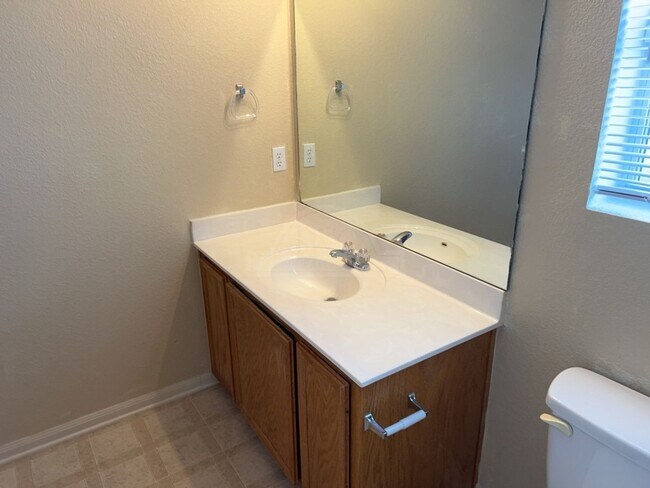 Building Photo - 5604 Bertha Dr