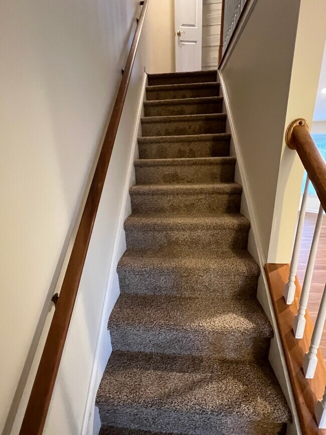 Building Photo - 4 N Locust St