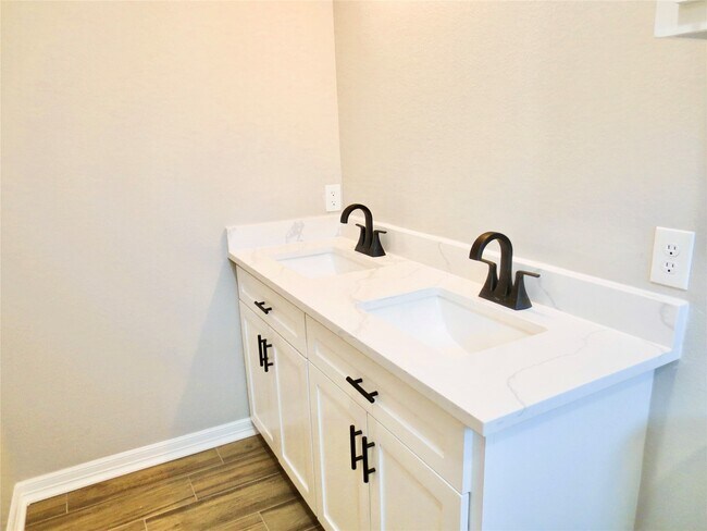 Building Photo - 10316 Aldine Westfield Rd