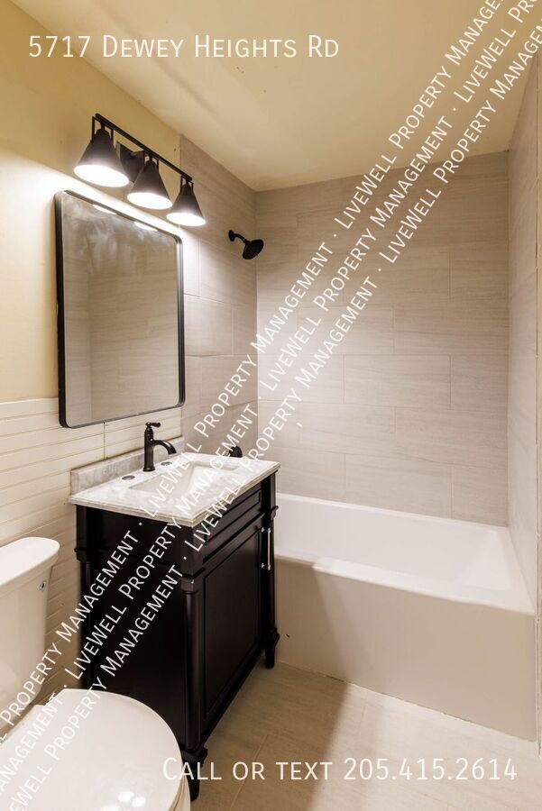 Building Photo - 5717 Dewey Heights Rd