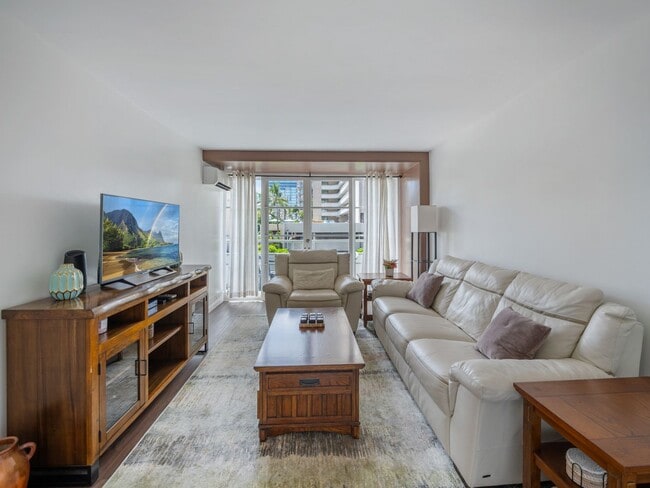 Building Photo - Stunning Fully Furnished 1 bedroom ALL utilities included!