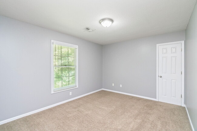 Building Photo - 2761 Dee Peppers Dr