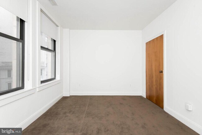 Building Photo - 220 S 16th St