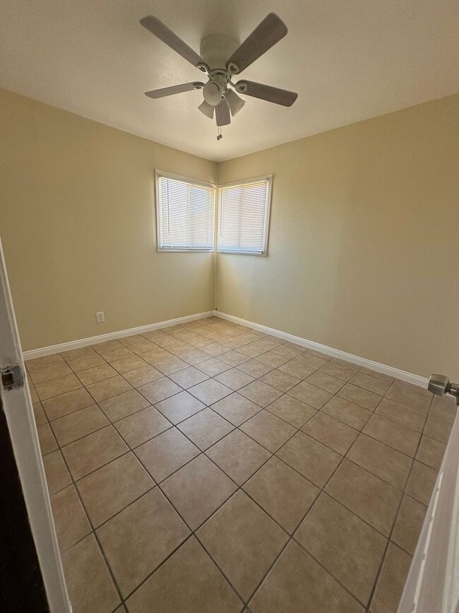 Building Photo - Welcome to your 2 bedroom 1 bath home!