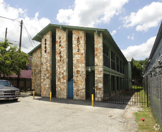 Building Photo - 2908 S Congress Ave