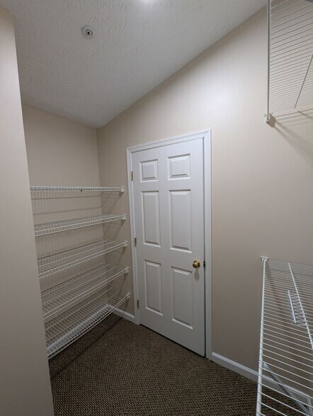 Building Photo - 8024 Brookmead Ct