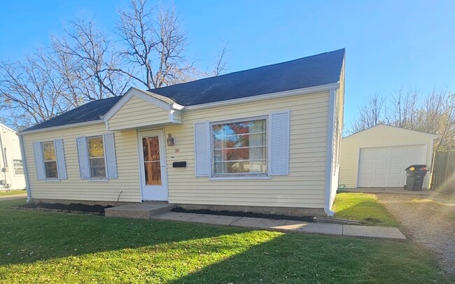 Building Photo - 1017 Park Ave