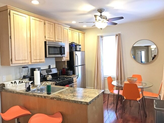 Building Photo - 37 Telegraph St