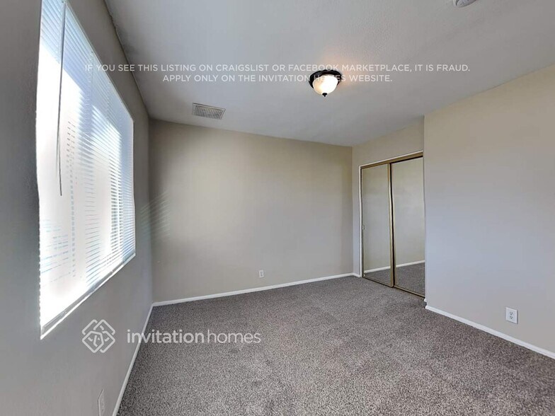 Building Photo - 1013 W Frito Ave