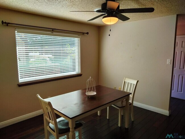 Building Photo - 1808 Arcineiga Dr