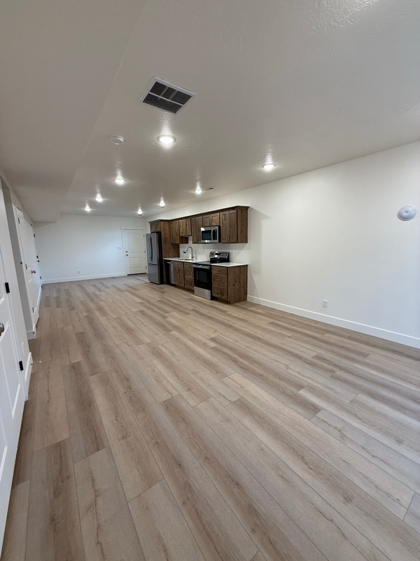 Building Photo - 245 N Center St