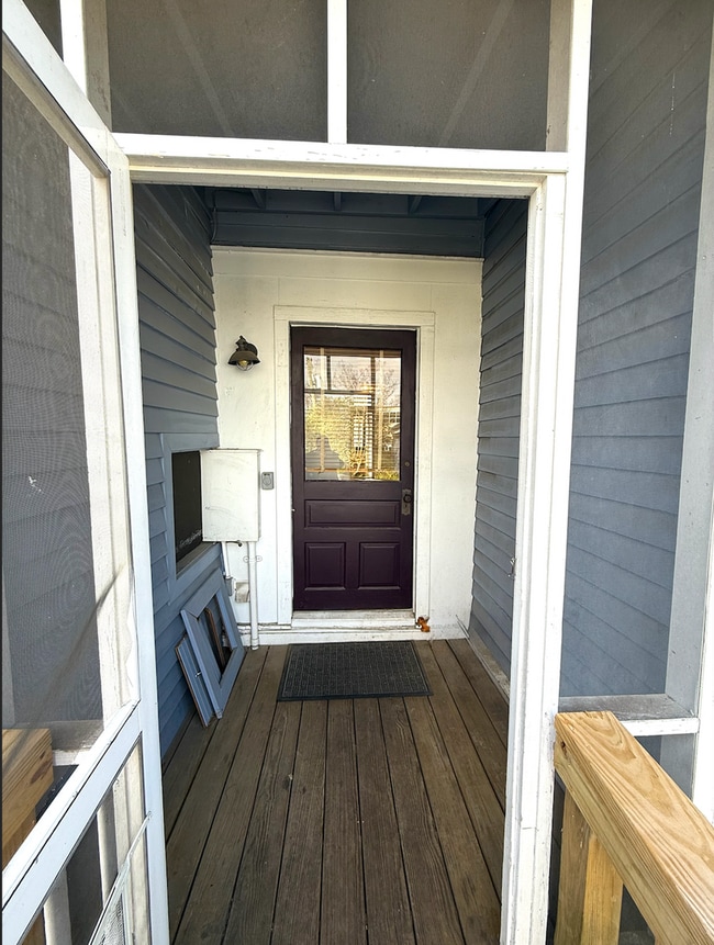 Building Photo - 2 bed/ 2 bath downtown home!