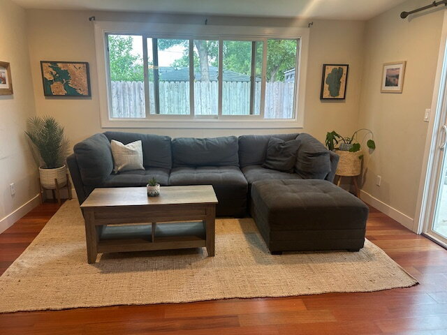 Building Photo - "Charming 3-Bed Sanctuary in Concord with 2 Full Baths - 1350 Sq Ft of Comfort!"