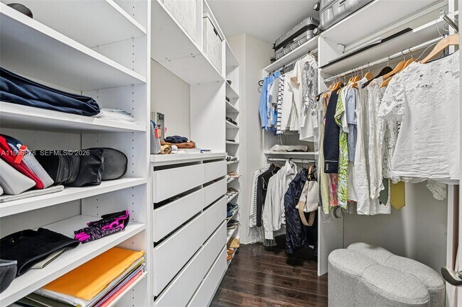 Building Photo - 626 Coral Wy