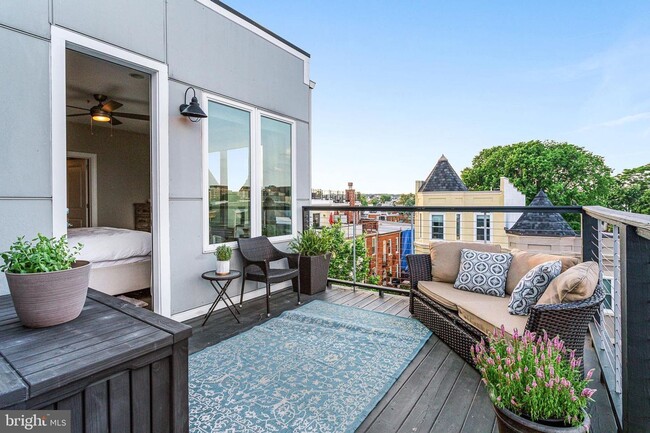 Building Photo - Stunning Three Bedroom Penthouse Condo W/Three Private Outdoor Spaces & Parking Included!