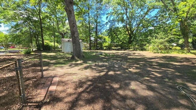 Building Photo - 924 Pierpont Rd