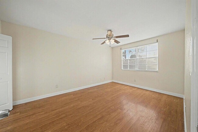 Building Photo - 5789 Woodland Point Dr